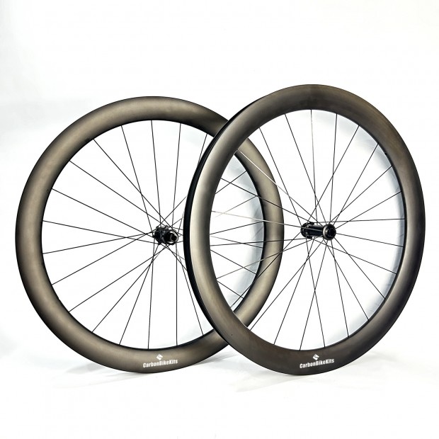 Ultraleggero 390g 700C 50x36mm Ruota in Carbonio Simmetrica Tubeless per Gravel / CX, anche per Beach Racers e i loro Terreni Sabbiosi Esigenti Ultraleggero 390g 700C 50x36mm Ruota in Carbonio Simmetrica Tubeless per Gravel / CX, anche per Beach Racers e i loro Terreni Sabbiosi Esigenti